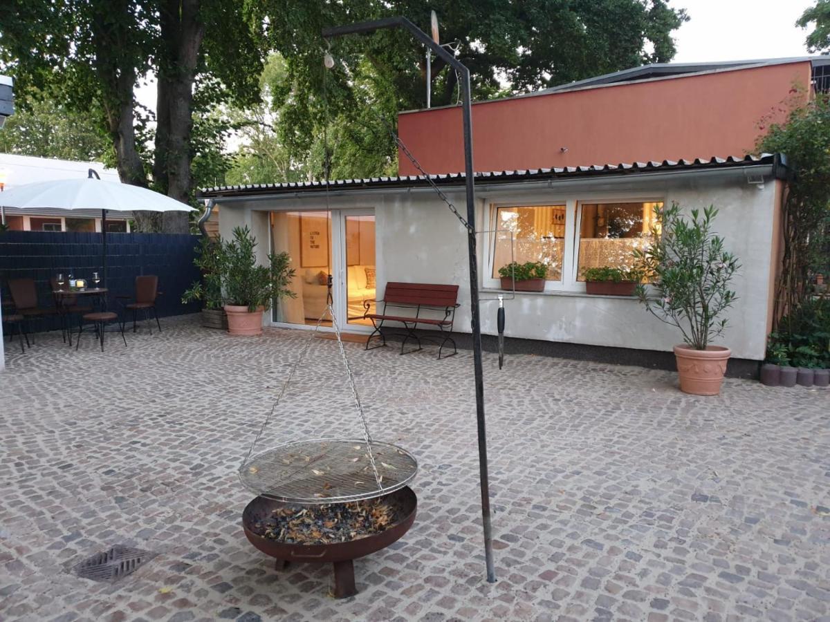Ferienwohnung Lindenhof, Zentrumsnah Mit Terrasse Und Grillmoeglichkeit Magdeburg Exteriör bild